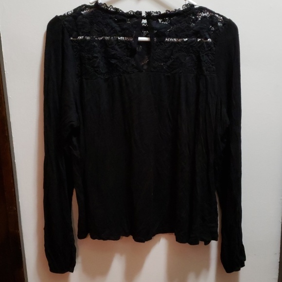 Women's Lace Top - Picture 3 of 4